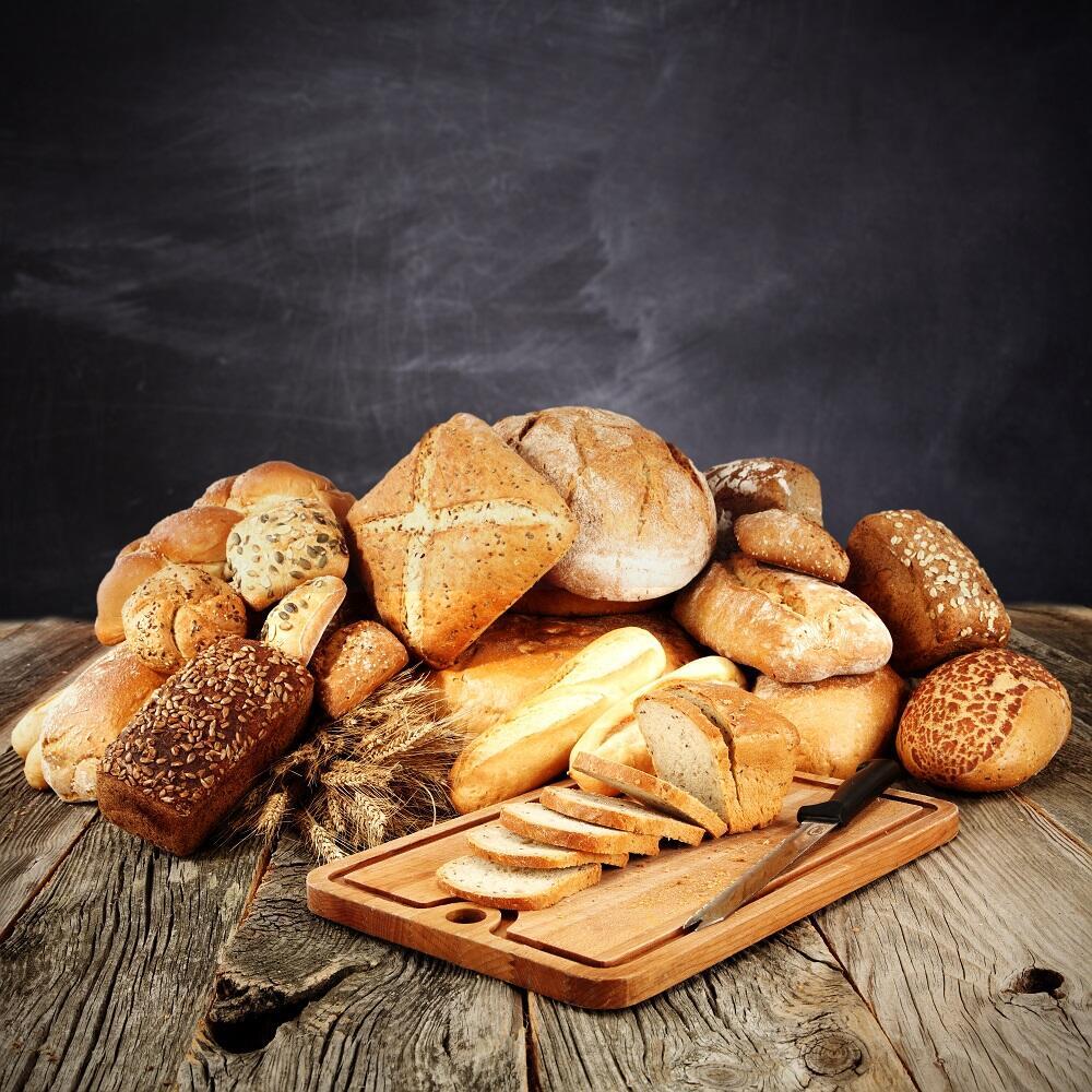 Vår leverandør av bake-off er franske Chateaux Blanc. Det er en familieeid bedrift som setter sin ære i god kvalitet. De baker med smør, og det kjennes på smaken!